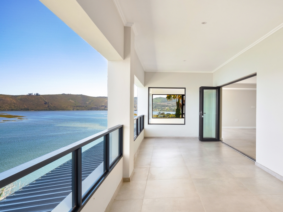 5 Bedroom Property for Sale in Paradise Western Cape